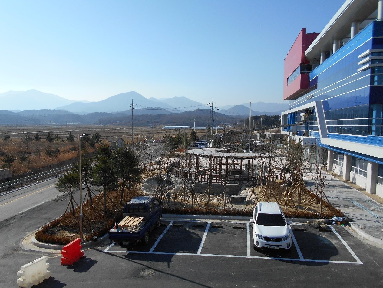 고성해양심층수 산업지원센터 신축공사(조경) 시공 사진